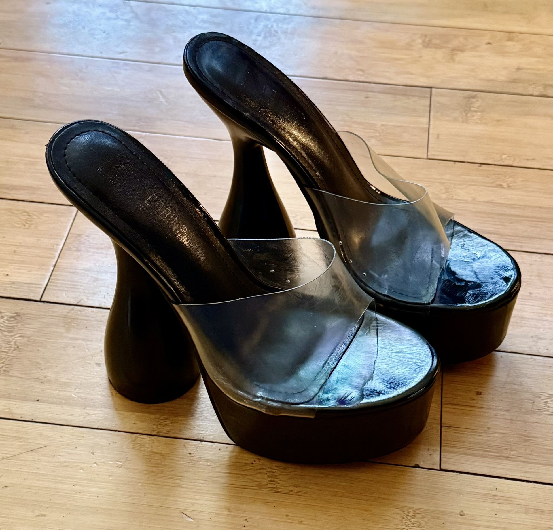 Women’s Platform Heels – Size 9
