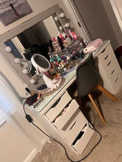 Vanity chair and mirror