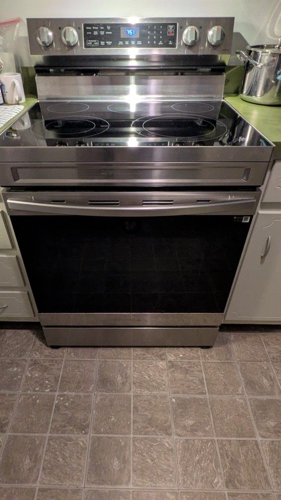 Samsung Oven/Stove/Range with Induction, WiFi SmartThings