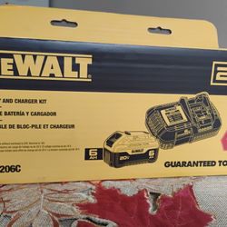 NEW* DeWALT  20V MAX  LITHIUM  ION  BATTERY (AH6)  AND CHARGER KIT