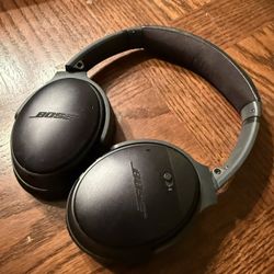 Bose quiet comfort 35 Bluetooth headphones
