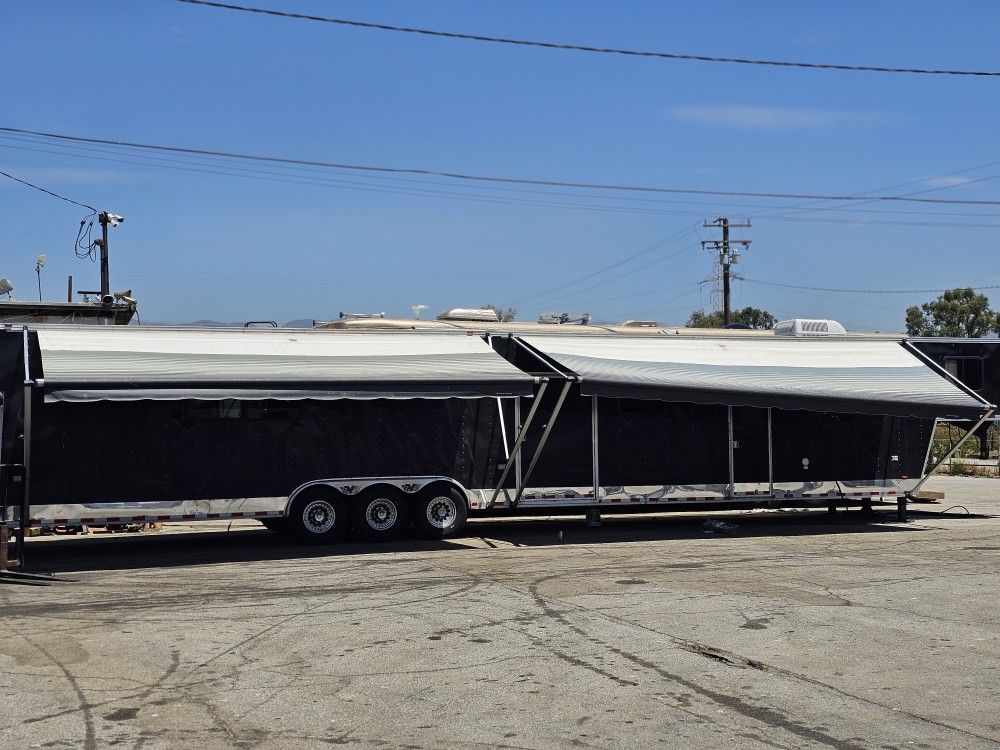 2004 Vintage Intimidator With Living Quarters