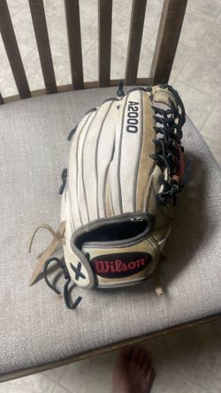 Wilson A2000 softball glove