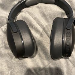 Skullcandy Hesh ANC wireless over-ear headphones