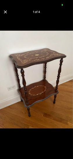Italian Two Tier Table