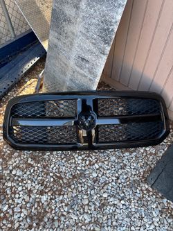 Dodge Ram 1500 Grill