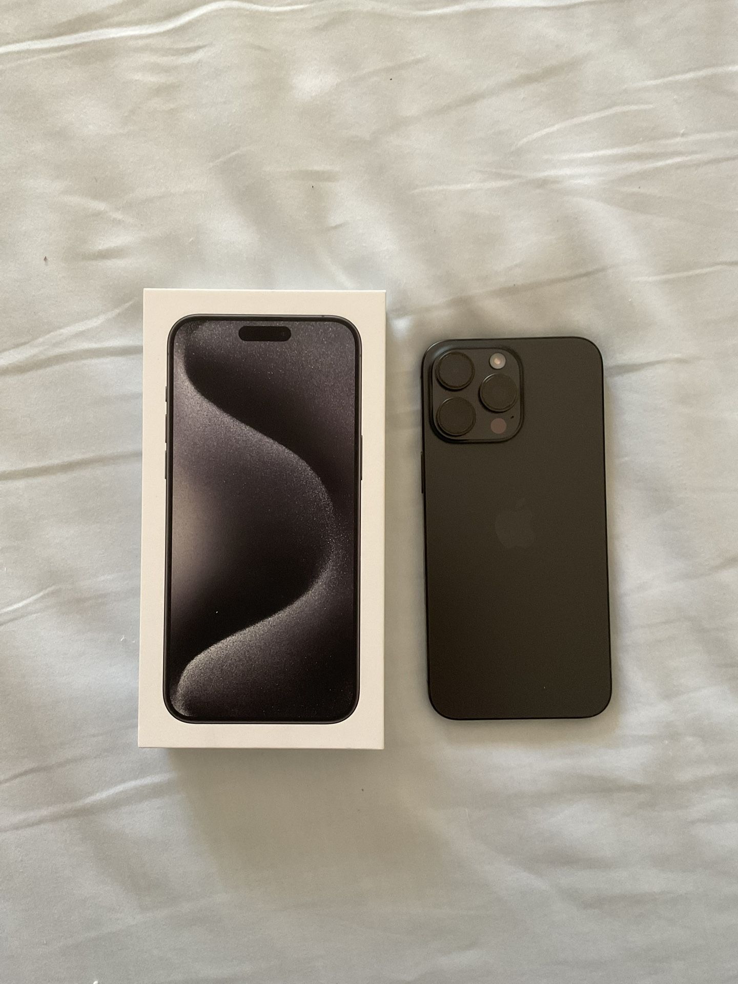 iPhone 15 Pro Max 256GB UNLOCKED ( Make Offer)