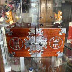 Vintage Korean-style folding jewelry box