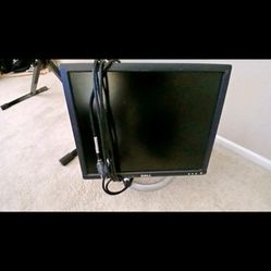 17 Inc Dell monitor with power cord