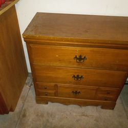 3 drawer Dresser