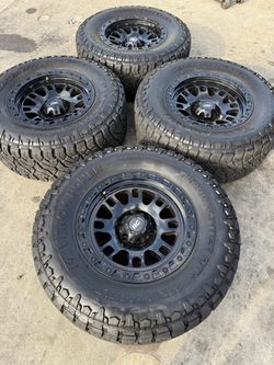 Set de rines en perfectas condiciones RC llantas 33x12.50r17