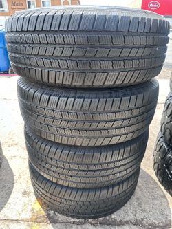 Michellin defender LTx M/S 265/65R17