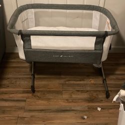 Baby Delight Beside Me Dreamer Bassinet and Beside Sleeper