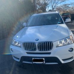 White BMW X3 