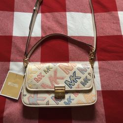 Michael Kors Purse With 2 Shoulder Straps 