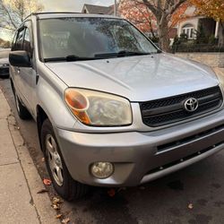 2005 Toyota RAV4 Base 4WD