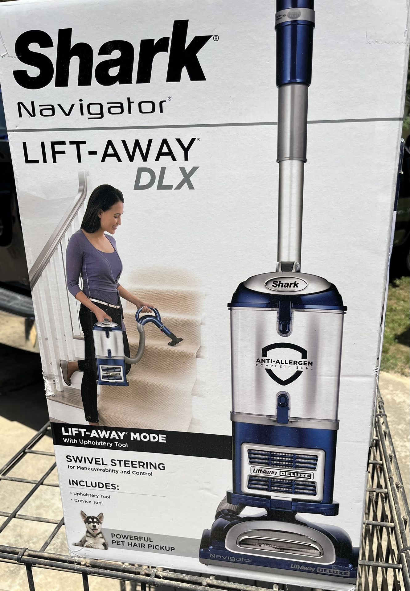 Shark Lift-Away Vaccum Cleaner