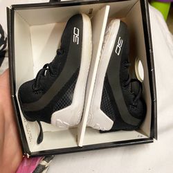 Boys Steph Curry Under Armour Shoes