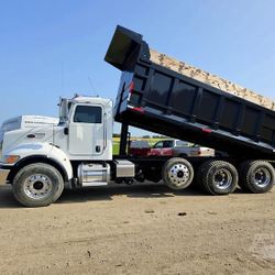 2005 Peterbilt 335 Dump