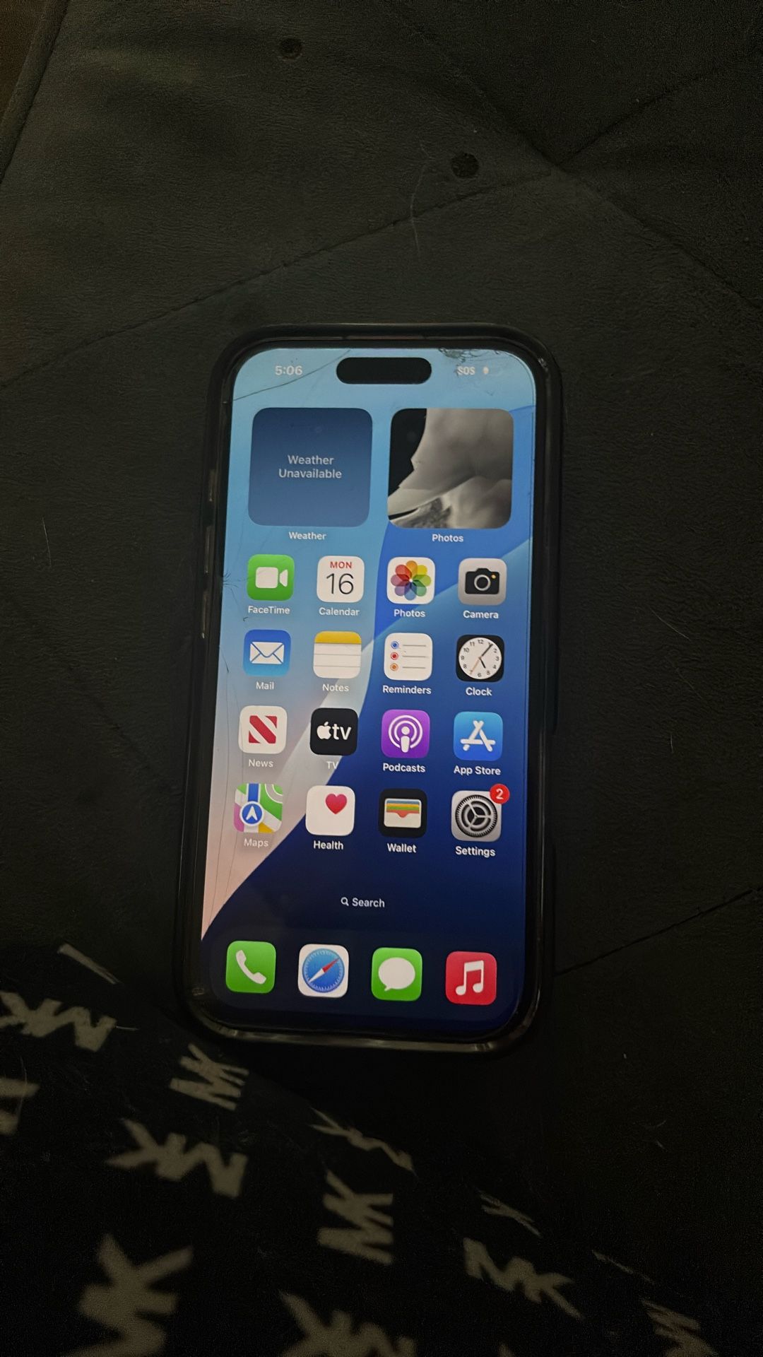 iPhone 16