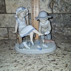 Lladro Figurine #5361, Girl/Boy/Cat