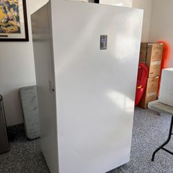 Midea Upright Freezer/Refrigerator