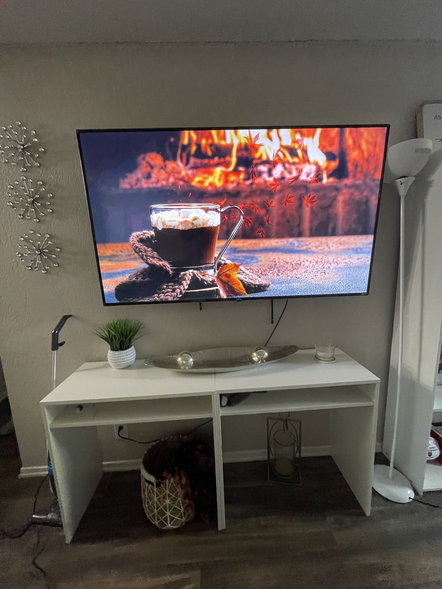 White Table/ Desk