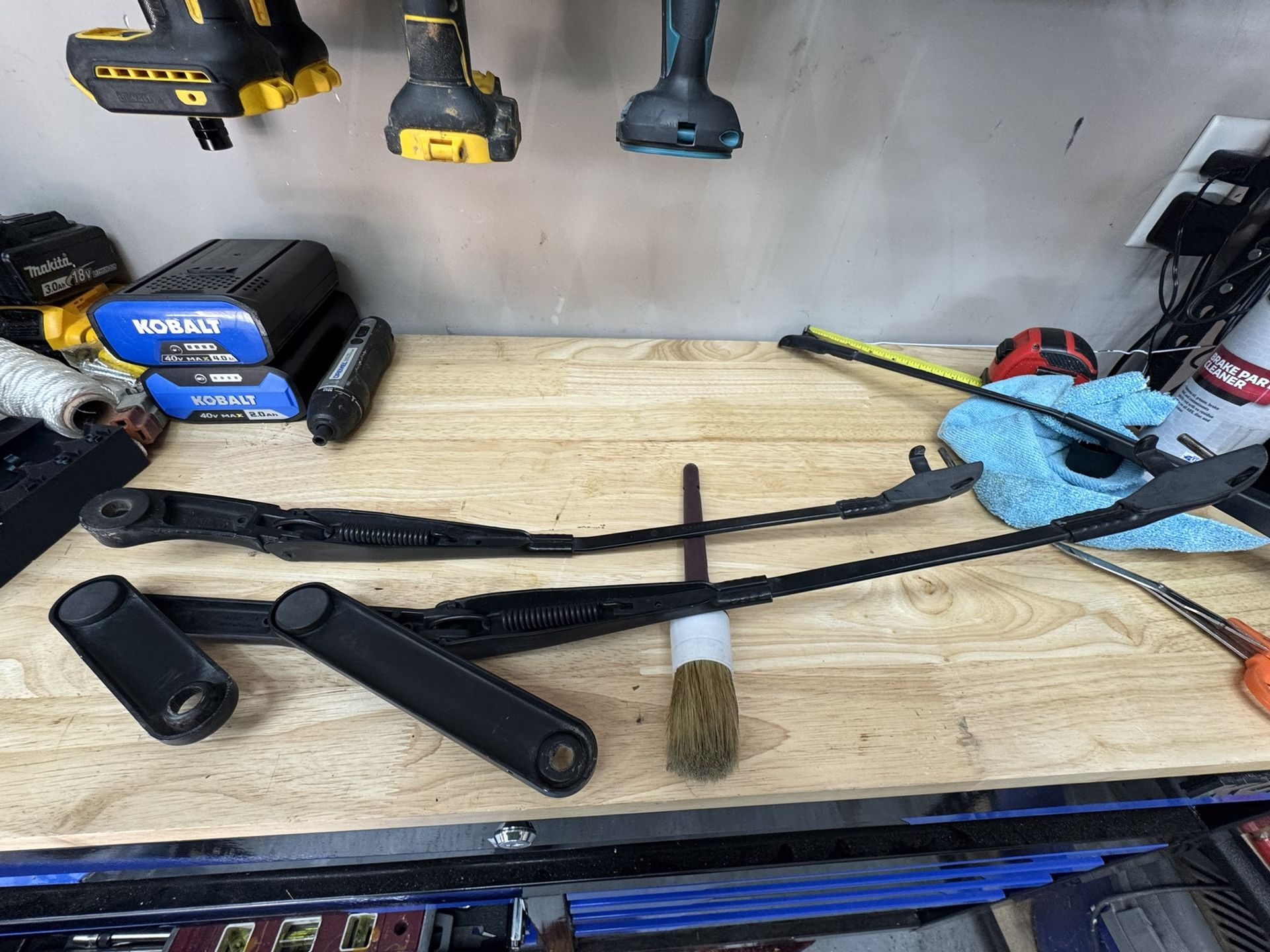 Porsche Cayenne- 957 Front Wiper Arms