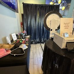 Photobooth With Props