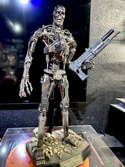 Hot Toys Terminator Endoskeleton Qs002 quarter scale
