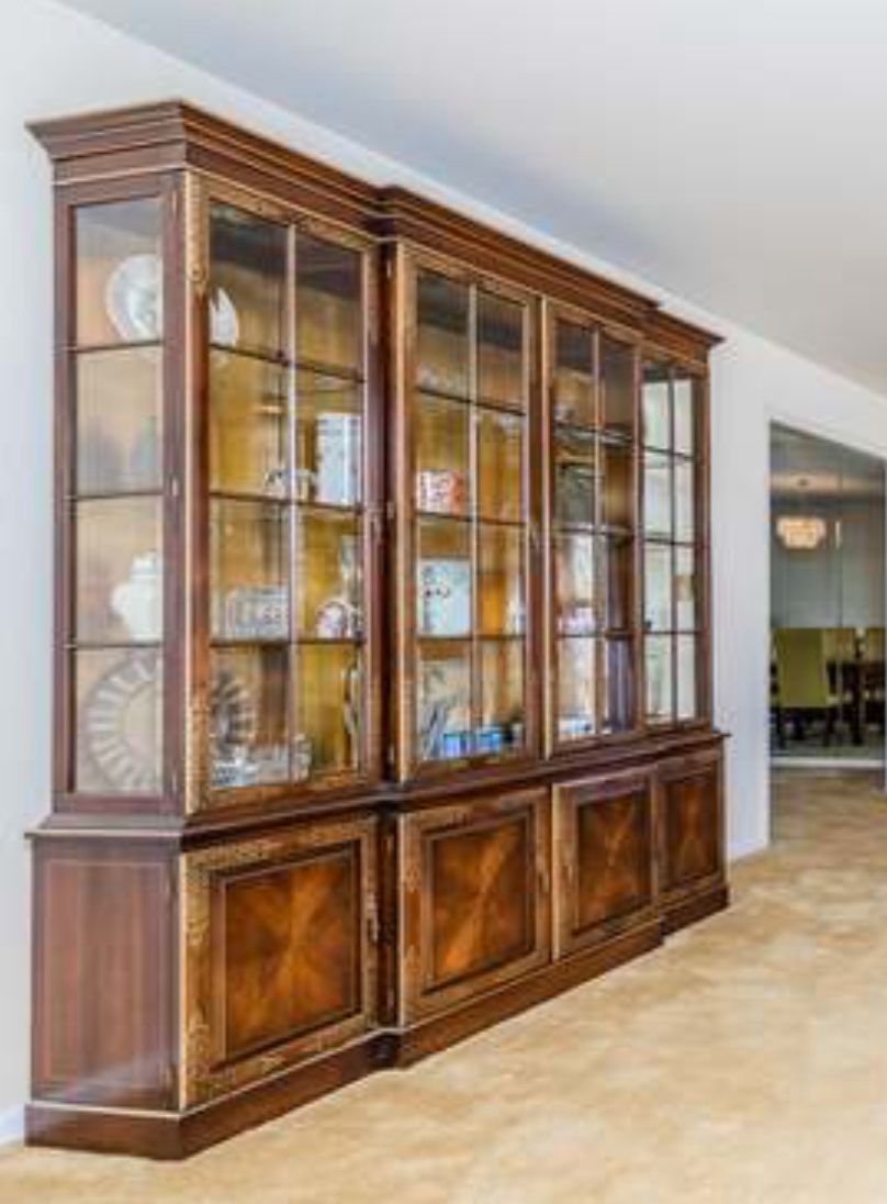 Vintage China/curio Cabinet