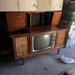 1960s RCA Victor New Vista Console Tv