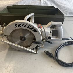 Skilsaw 8 ¼” Worm Drive Super Duty Corded Circular, 115v 13 A, W/Tool Box (Excellent Condition)   