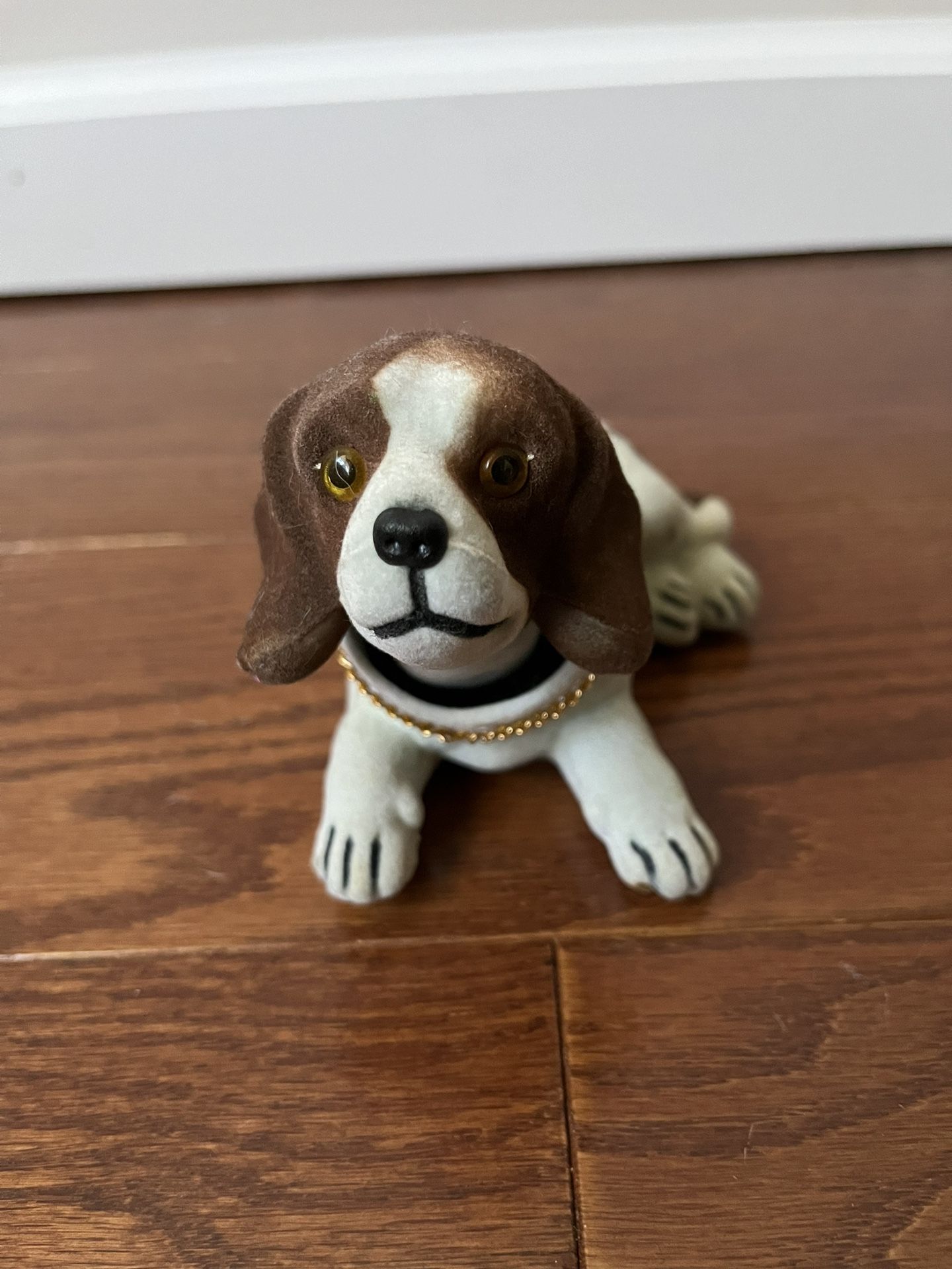 Vintage bobblehead brown/white spotted beagle 6 inches long