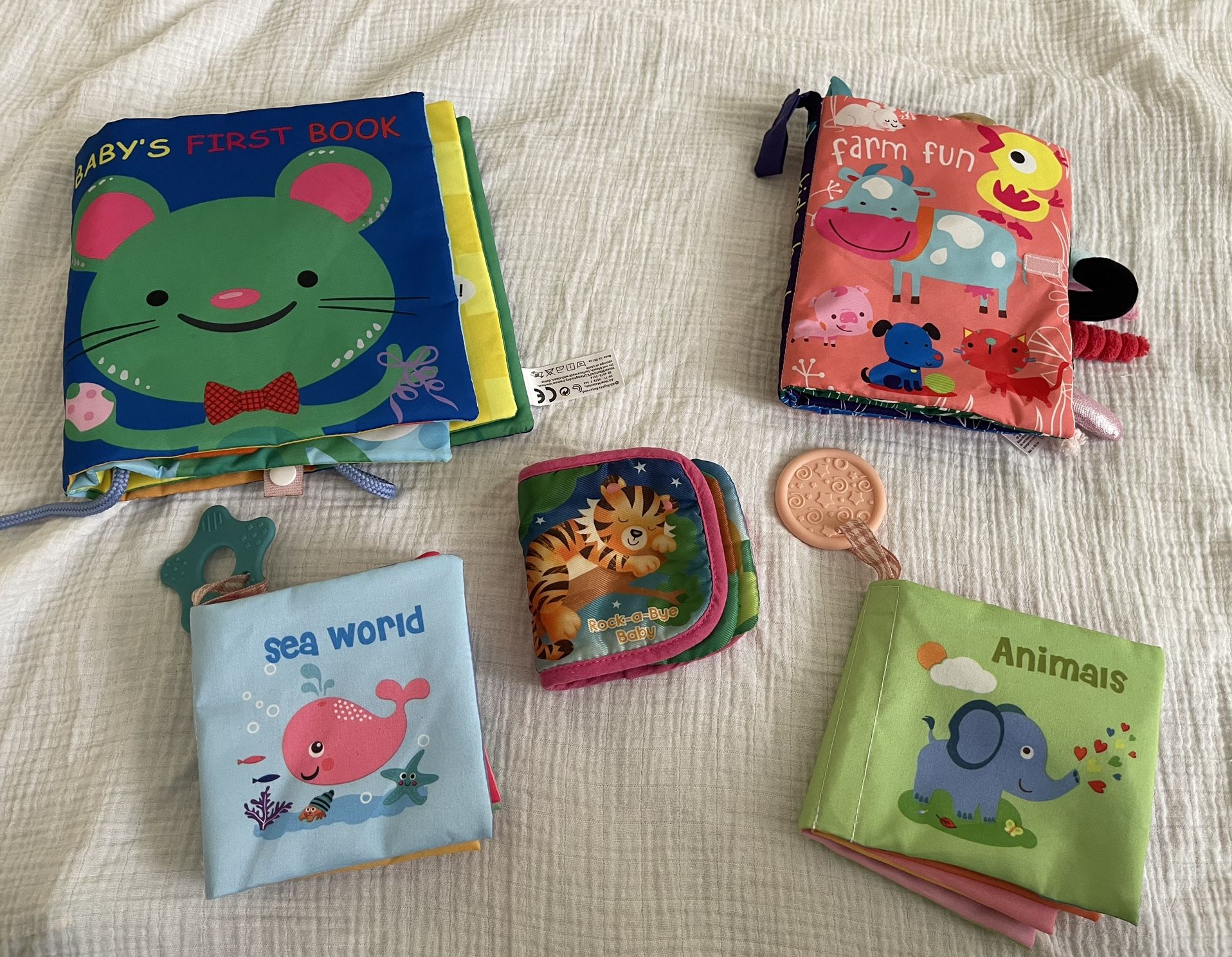 5 Soft Baby Book with Touch and Feel Pages - Cute Sensory Book for Babies 0-6, 6-12 & 12-18 Months with Mirror & Crinkle Paper