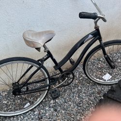 Beach cruiser bike