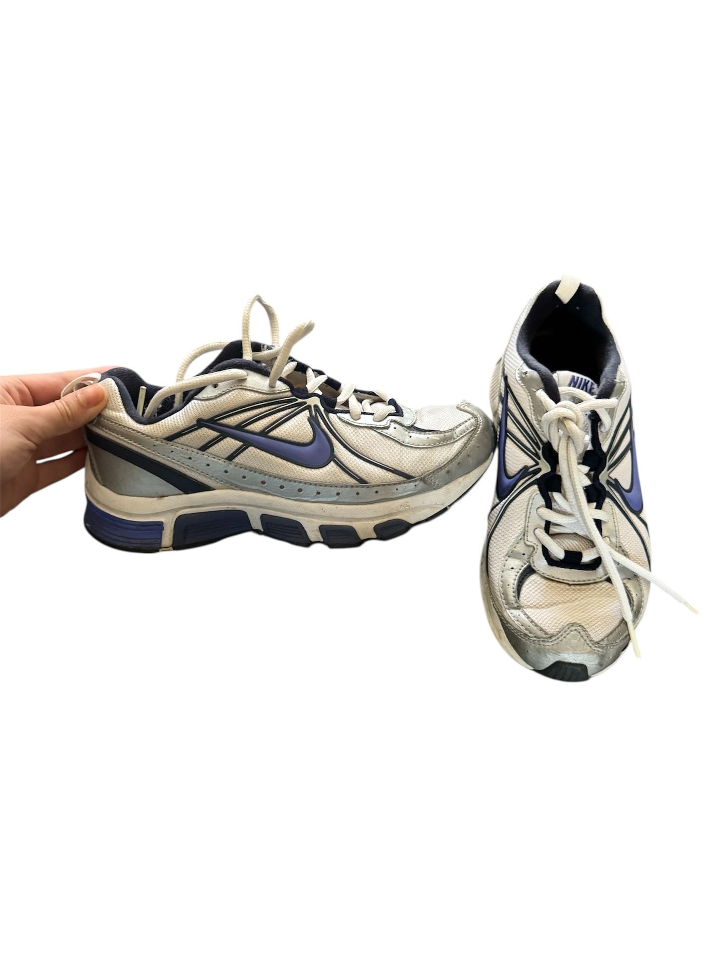 nike tennis shoes