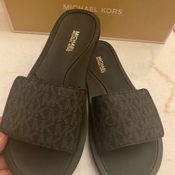 On Hold For Shara!!💕Authentic Authentic Michael Kors Black Monogram Woman’s Slides Sandal Size 6