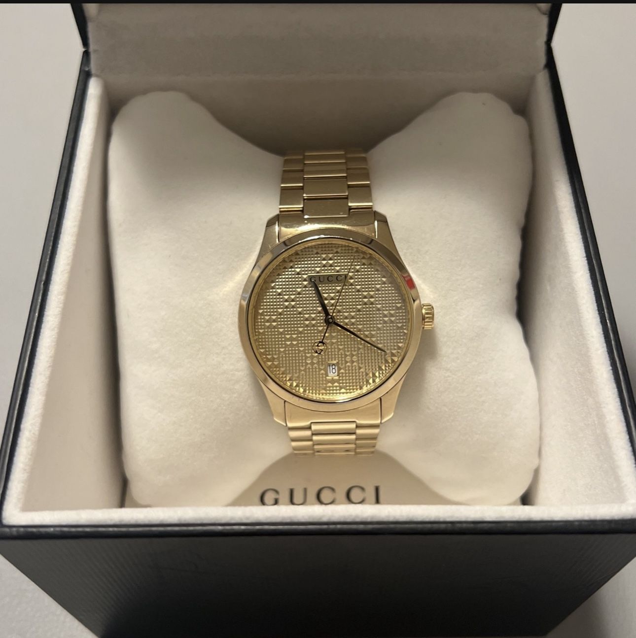 Men's Gold Gucci Watch