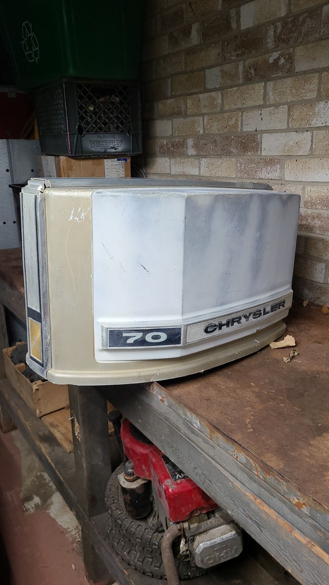 Chrysler 70 outboard engine cover