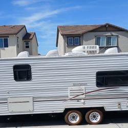 2002 Sportsmen Ultra Lite With Slideout