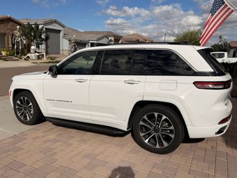 2023 Jeep Grand Cherokee Overland 4x4