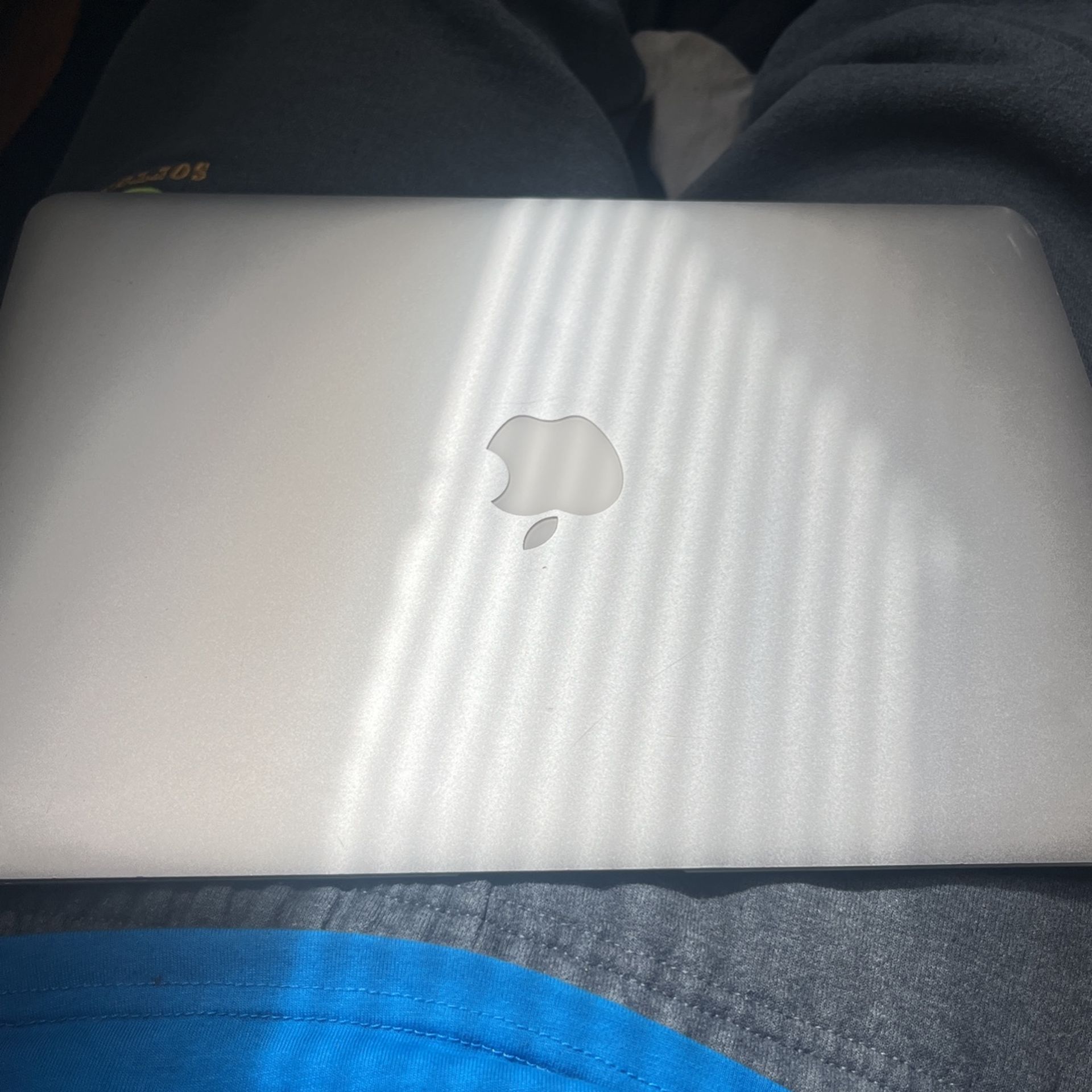 MacBook