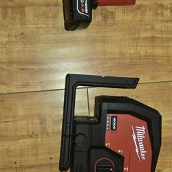 Milwaukee
M12 12-Volt Lithium-Ion Cordless Green 125 ft. Cross Line and Plumb Points Laser Level (Tool-Only)