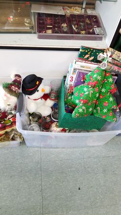 Christmas decorations 3 dollars and up