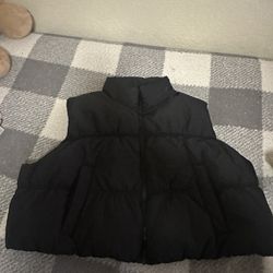 Women’s Black Puffer Vest 