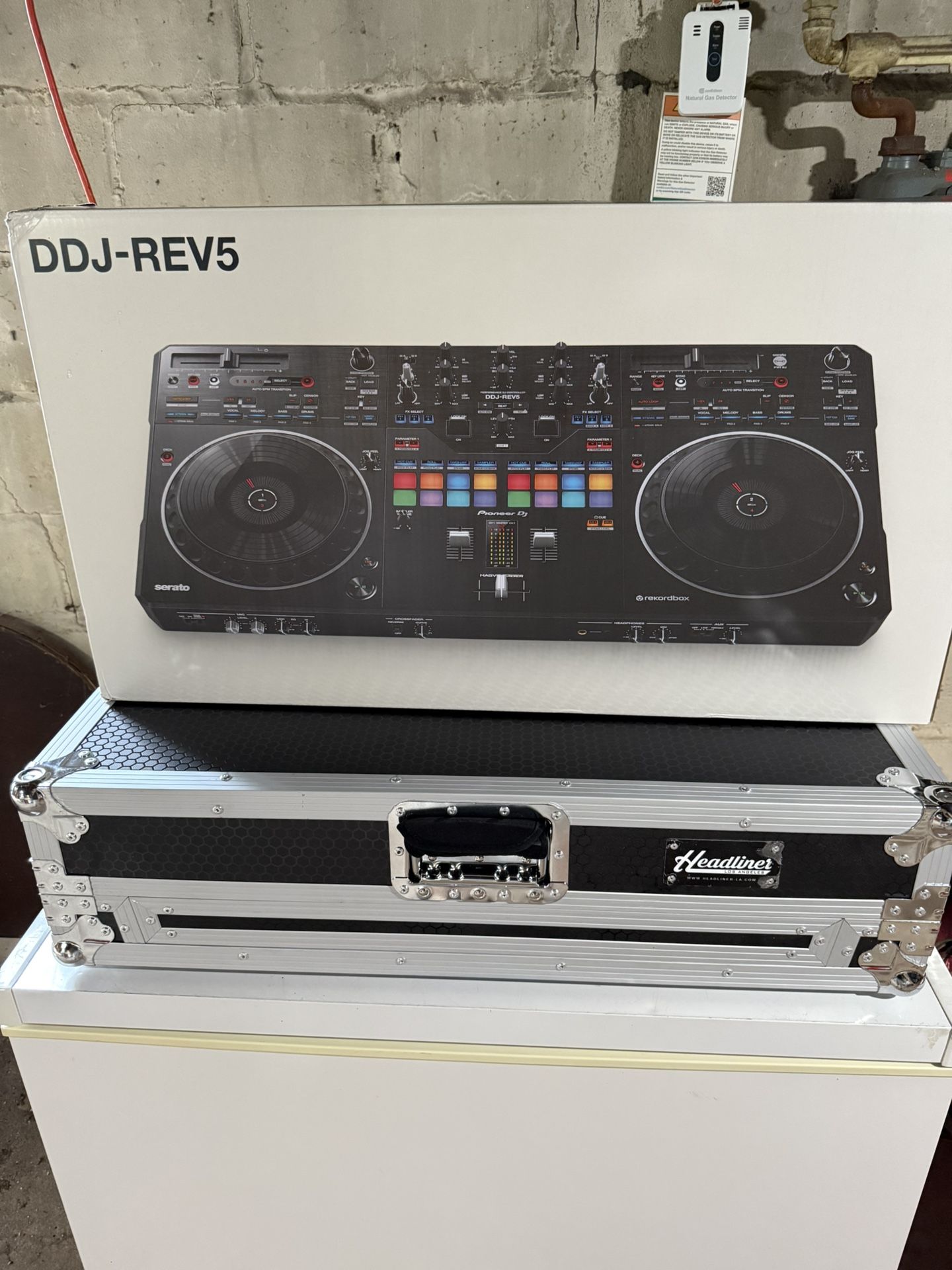 Pioneer Rev5 Battle DJ Controller With Road Case BRAND NEW