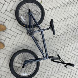 GT BMX BIKE