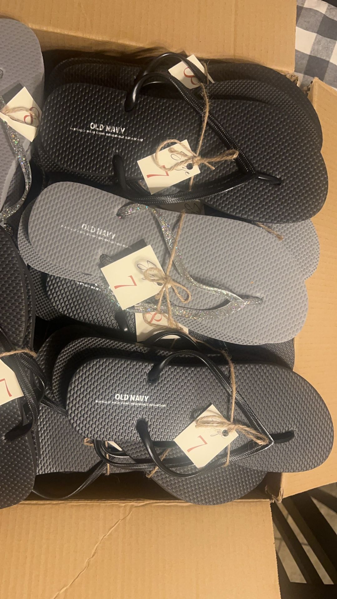 Old Navy Flip Flops For Wedding, With Size Tags, 29 Pair
