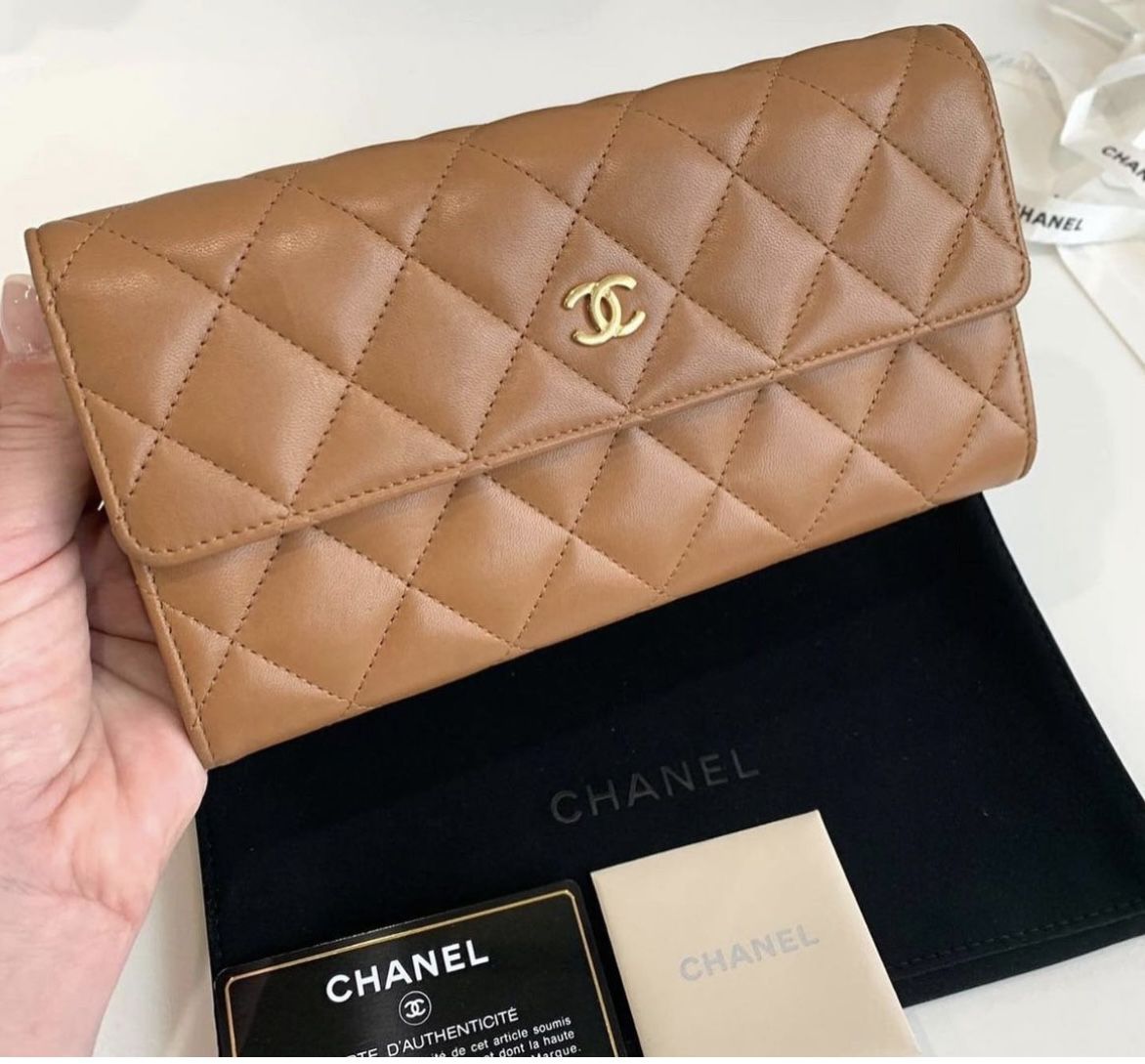 Chanel Classic Wallet (lamb Skin) 